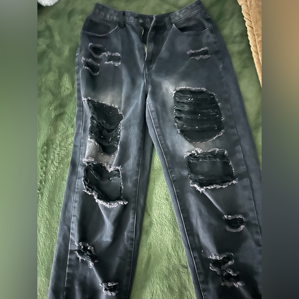 SHEIN Black Distressed Straight Leg Jeans